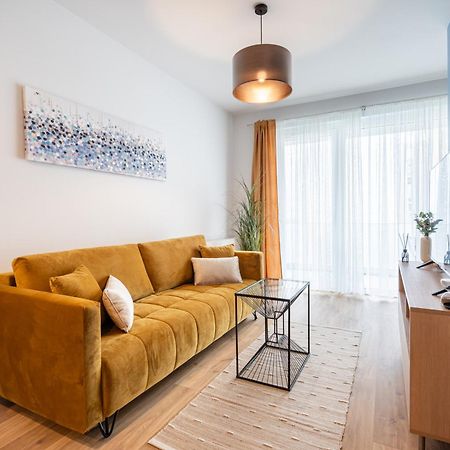 Blooming Budapest Apartment With Free Underground Parking Екстер'єр фото