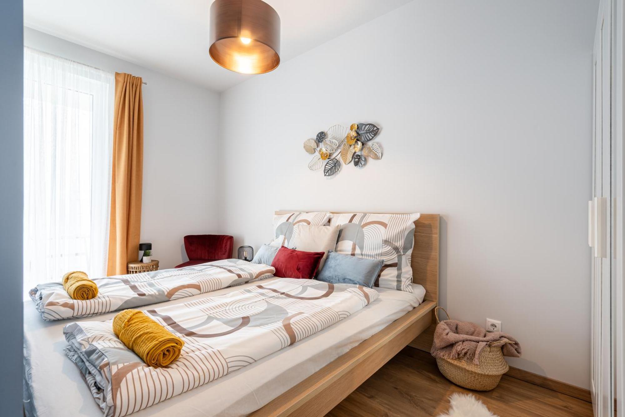 Blooming Budapest Apartment With Free Underground Parking Екстер'єр фото